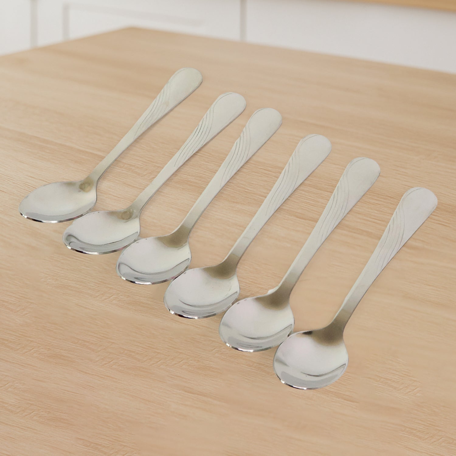 Sleek Design Stainless Steel Dining Spoons Sleek Design Stainless Steel Dining Spoons